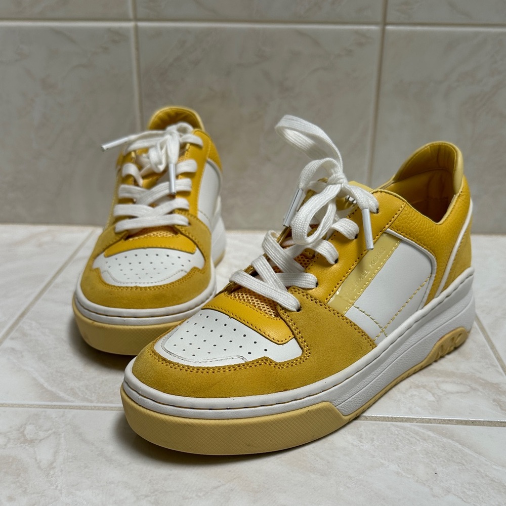 Michael Kors sneakers size 6